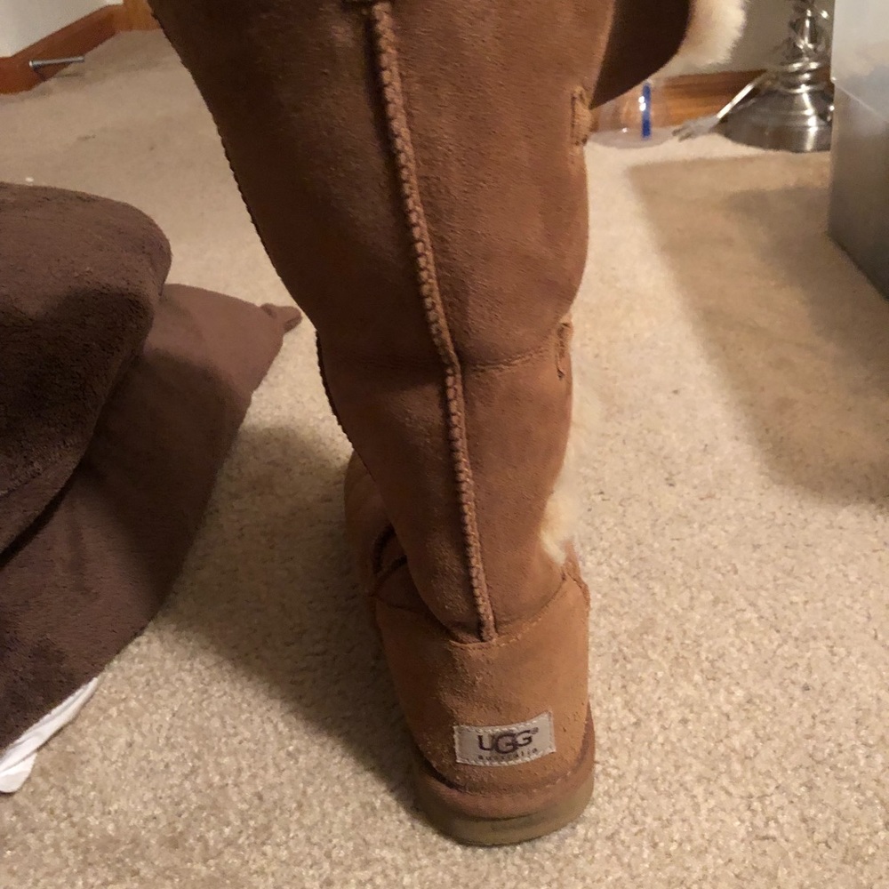 Uggs - image 2